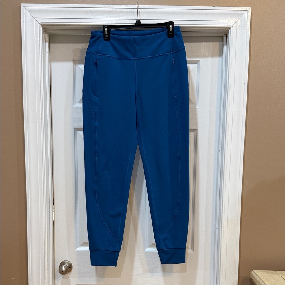 Athleta rainier Blue Jogger Pants. Fleece lined. Sz med TALL. Like new.